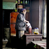 Khumjung (8): Sherpani in Kitchen